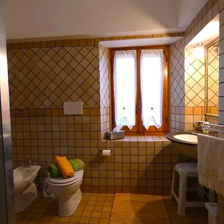 Scappo In Umbria, Casale Piccino *