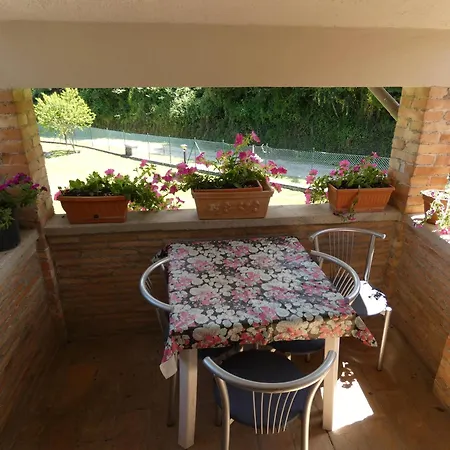 Scappo In Umbria, Casale Piccino Collicello